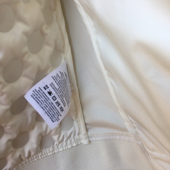 NEW Nike AeroLoft Running Vest Size L - Picture 12 of 16